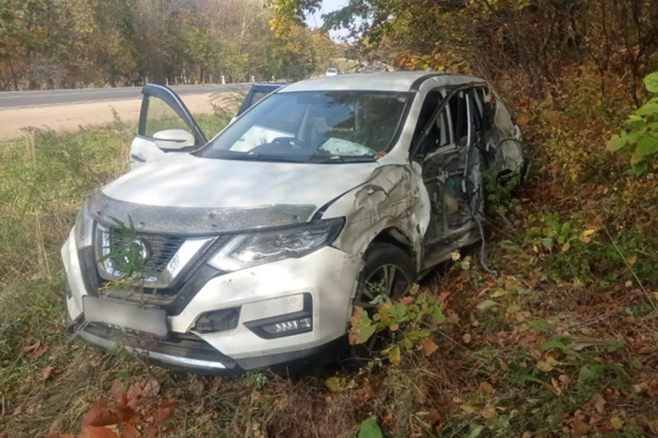 Девочка ехала на пассажирском сиденье Nissan X-Trail.