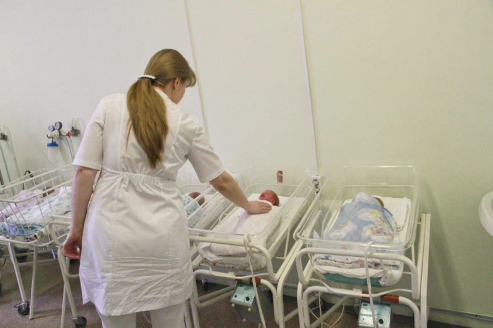 Всего в сентябре 2022 года в Кировской области родились почти 800 детей.