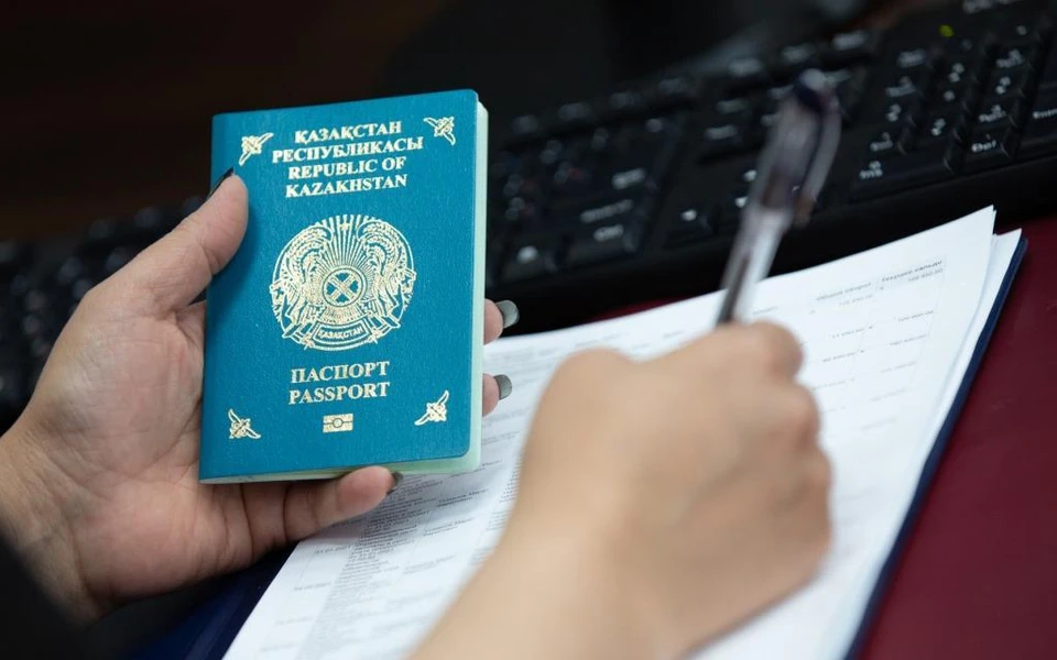 При большом количестве въехавших в Казахстан россиян, на гражданство подали менее ста человек. Фото exk.kz.