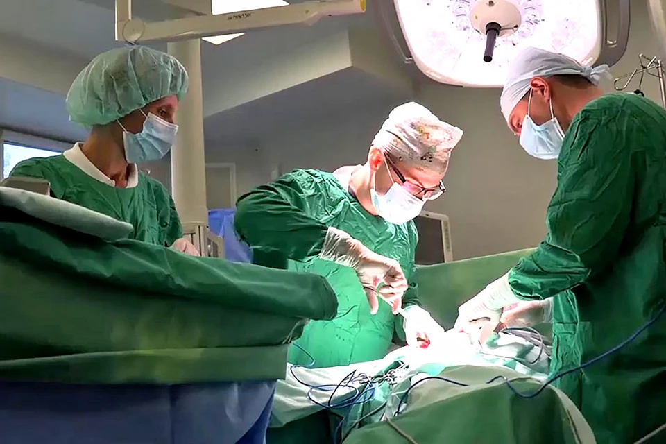 Хирурги спасли пациента с маленьким осколком в сердце.