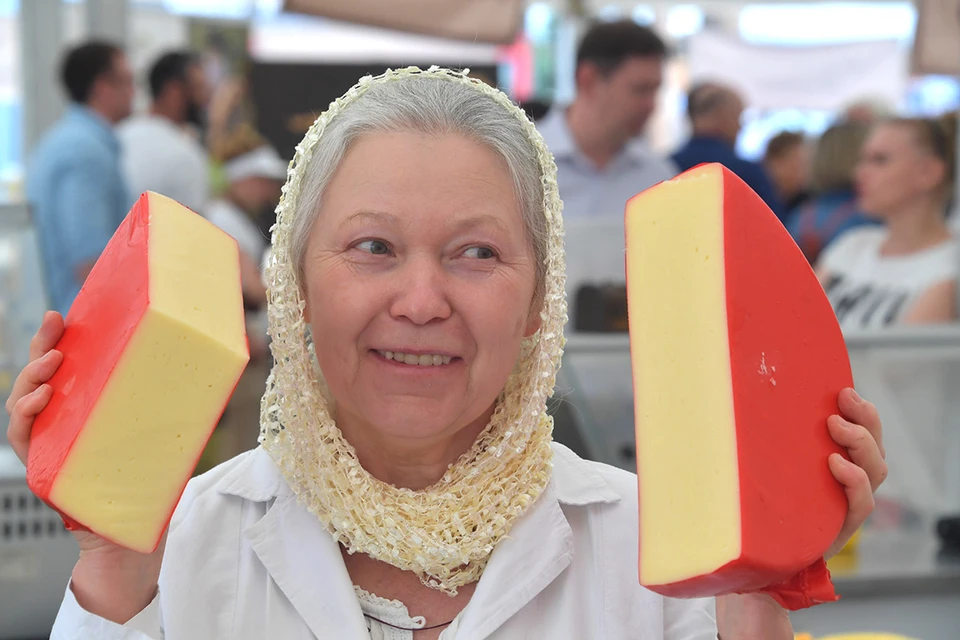 Фермерские продукты на сырном фестивале в Подмосковье.