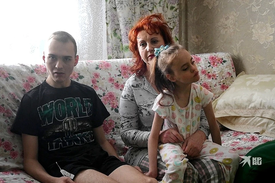 Оксана одна воспитывает сына с аутизмом и дочку с ДЦП