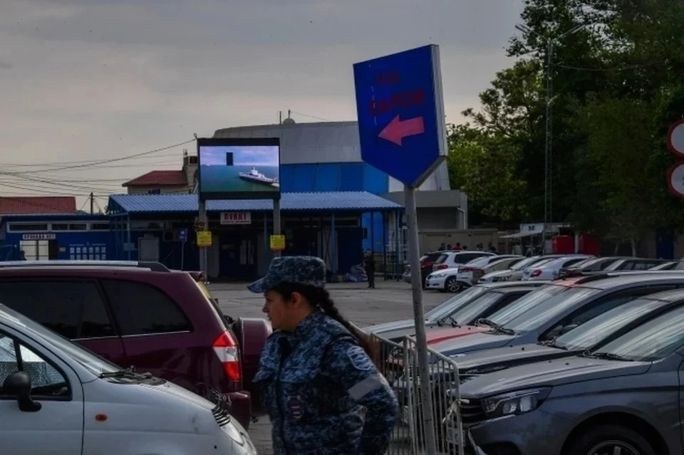 С 27 октября в Краснодарском крае частично ограничат проезд грузового транспорта к Керченской паромной переправе