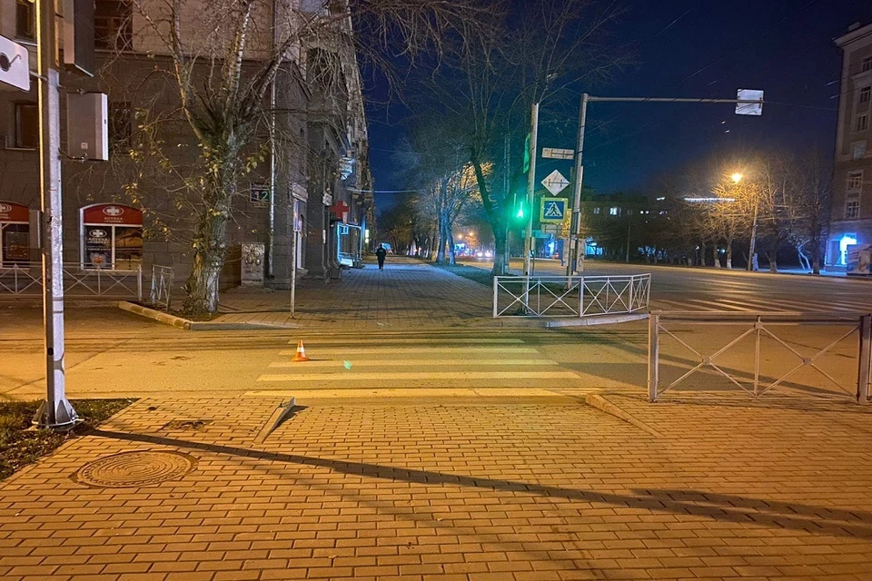 В Новосибирске кроссовер сбил молодую женщину на электросамокате. Фото: ГИБДД по Новосибирску.