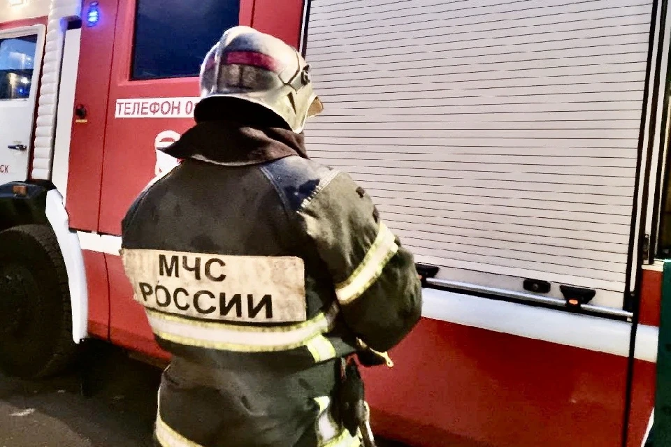 Причина пожара устанавливается. Фото: vk.com/mchs_murmansk