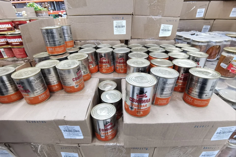 В мясные консервы часто добавляют субпродукты, грубые соединительной ткани, хрящи, крупные кровеносные сосуды и сухожилия