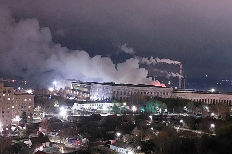 На заводе в Ярославле произошел пожар. ФОТО: читатель КП