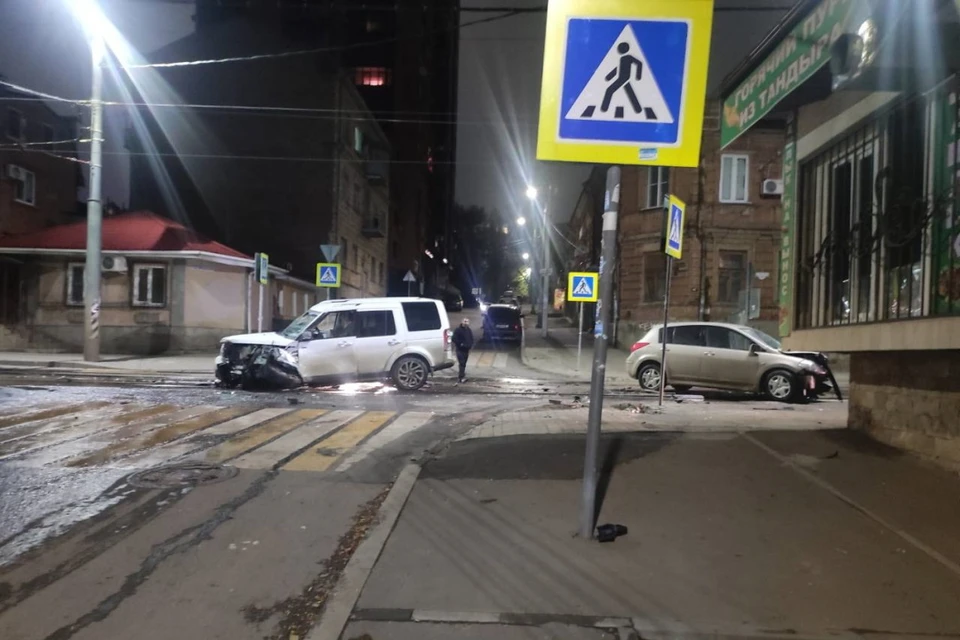 В Ростове на улице Станиславского в аварию попали сразу три машины. Фото: УГИБДД по Ростовской области