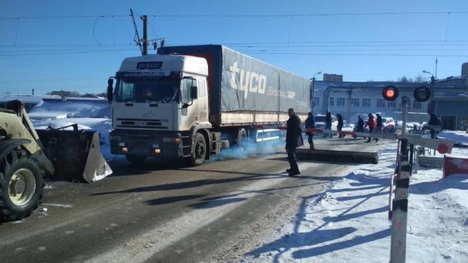 Водители области регулярно нарушают правила на переездах Фото: Пресс-служба ГЖД