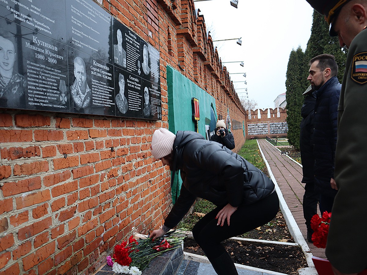 Мемориальные доски погибшим в СВО солдатам установили под Липецком - KP.RU