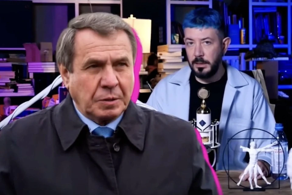 Блогер перепутал экс-мэра с его тезкой бывшим директором оружейного завода. Фото: кадр из видео