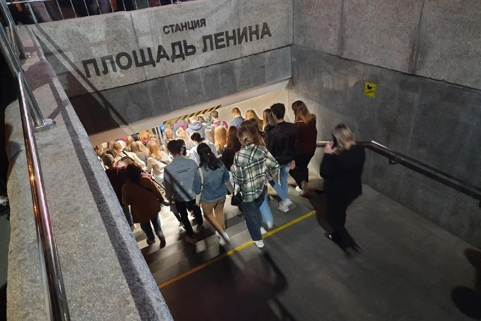 В Новосибирске могут поднять стоимость проезда в метро до 35 рублей, если это одобрят региональные власти.