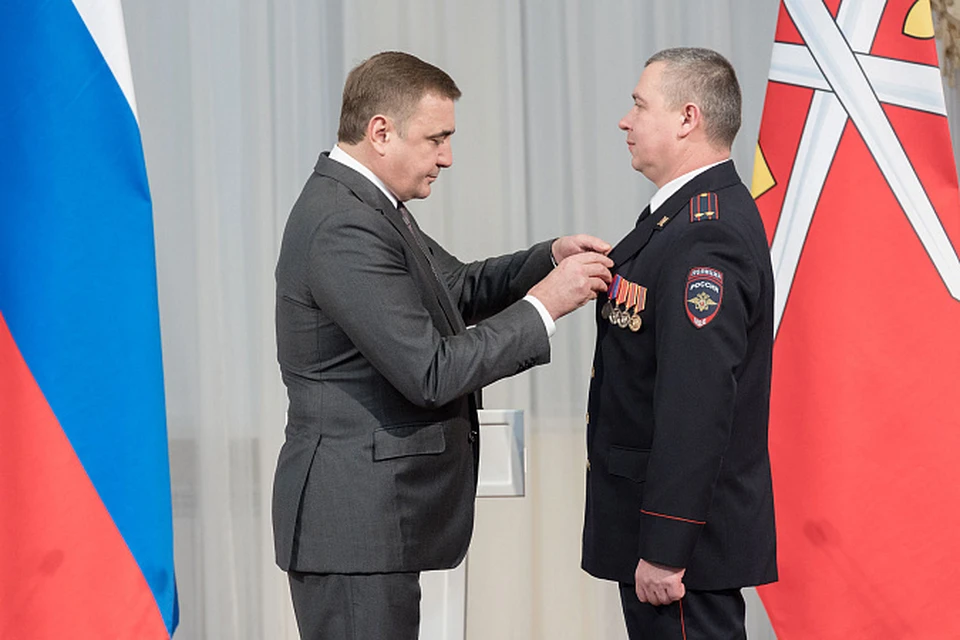 Алексей Дюмин наградил сотрудников органов внутренних дел Тульской области