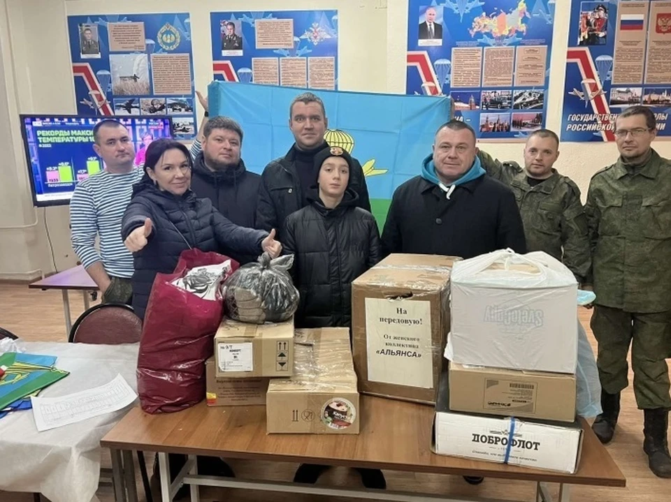 Депутаты организовали пункты приема в своих округах