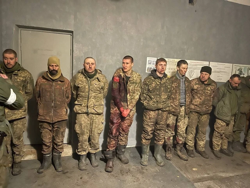 Украинские военные массово сдаются в плен, чтобы не погибнуть на фронте