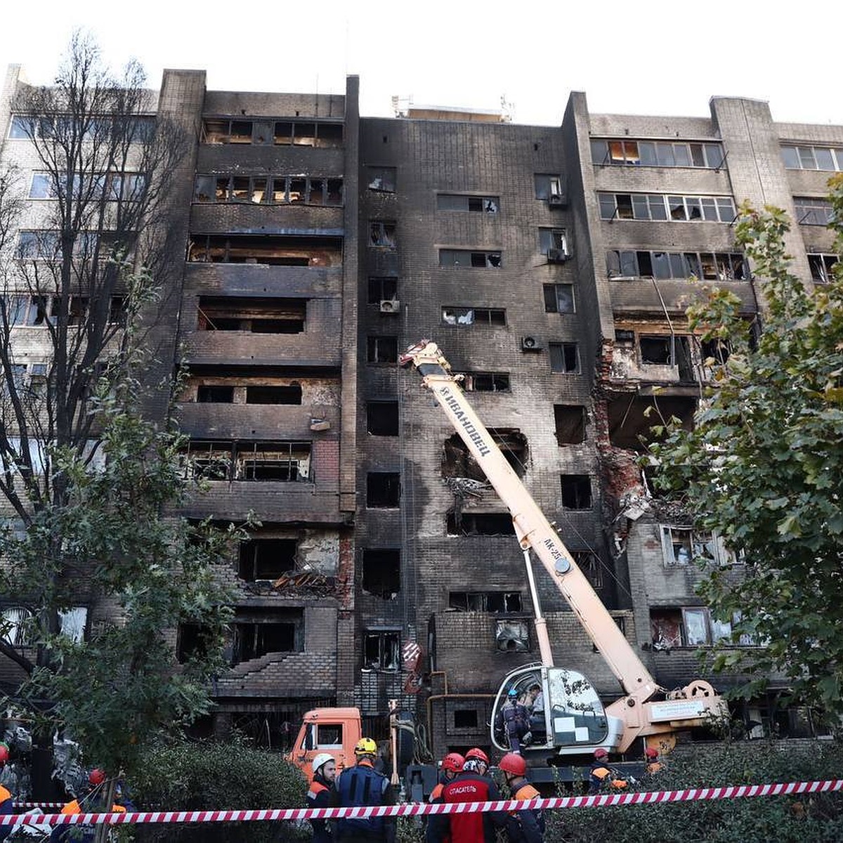 Многоэтажка в Ейске после падения Су-34: фото, видео, как выглядит сейчас  дом - KP.RU