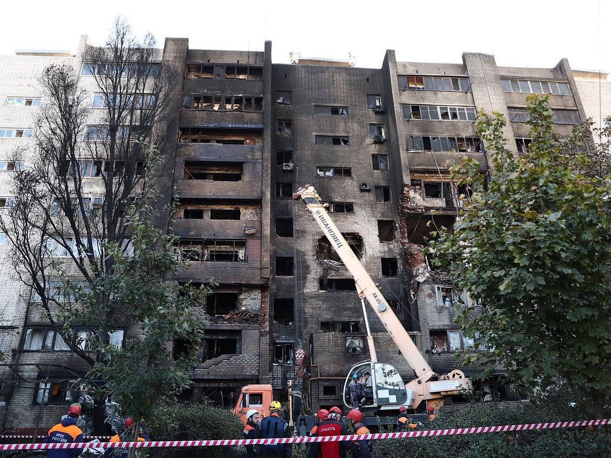 Многоэтажка в Ейске после падения Су-34: фото, видео, как выглядит сейчас  дом - KP.RU