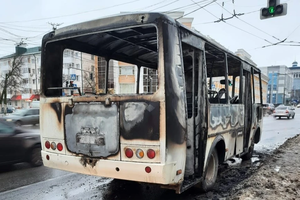 Кто находился в автобусе. Автобус. Пазик. Загоревшийся автобус пазик. В Саранске сгорел автобус.