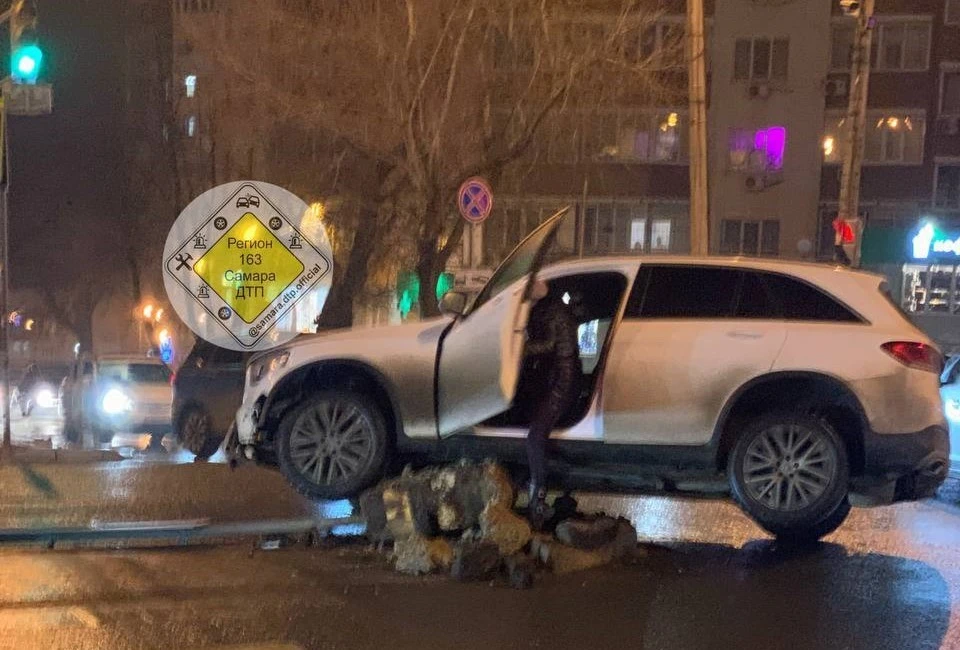 В настоящий момент причины происшествия неизвестны. Фото: телеграм-канал "СамараДТП"