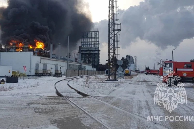 Площадь пожара на крупном предприятии в Ангарске составила 200 квадратных метров