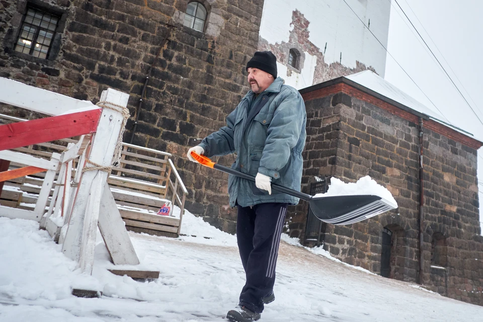 Три новых снегоплавильных пункта построят в Петербурге.