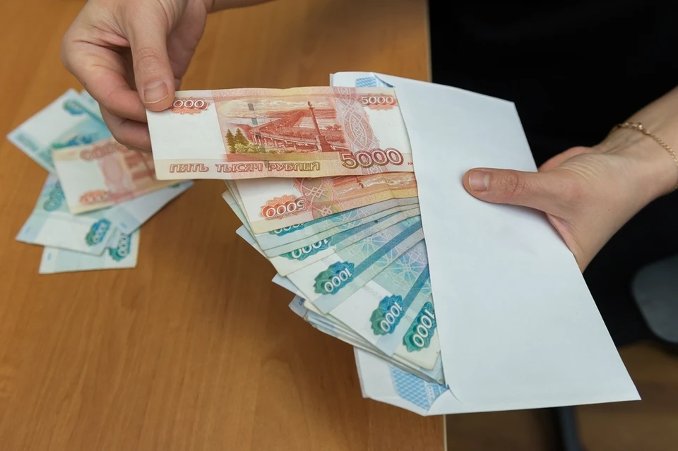Всего обвиняемая получила от сотрудников 144 тысячи рублей.