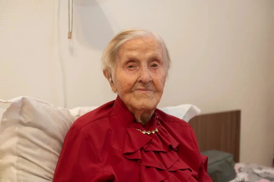 Блокадница Евгения Ипполитова, оправившаяся после избиения сиделкой, празднует 100 лет.