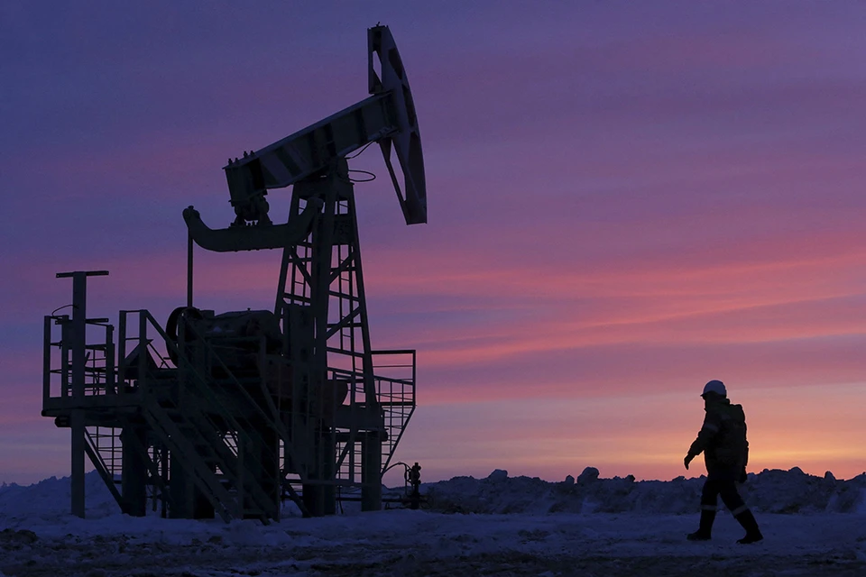 Обозреватель Слав объяснила, как потолок цен на нефть может увеличить доходы России.