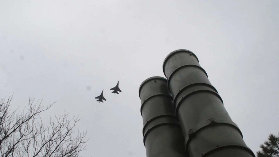 На Украине объявили воздушную тревогу сразу в нескольких областях страны