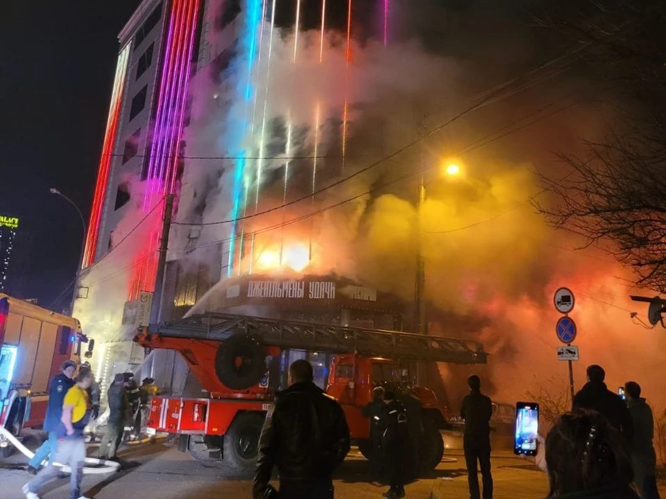 В Краснодаре загорелся ресторан. Фото: Ирина Борс.