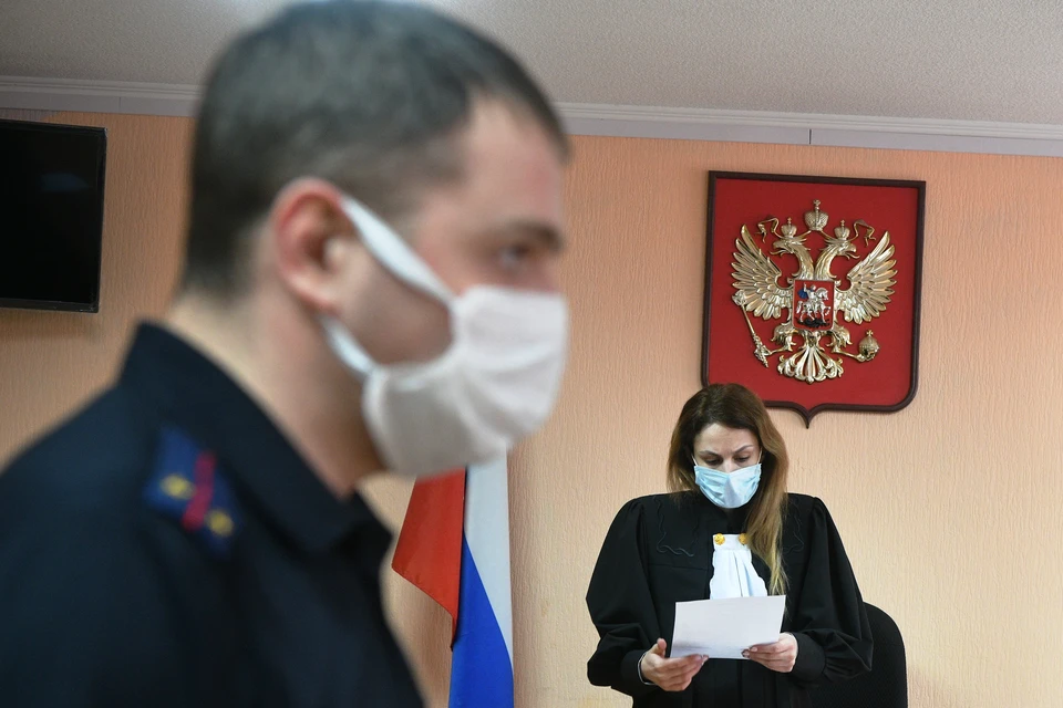 Мужчину выпустили из-под стражи сразу после объявления приговора.