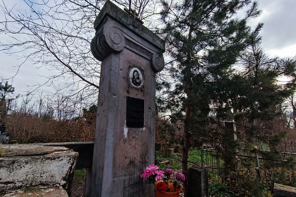 Хулиганы и колдуны давно облюбовали могилу одной известной екатеринодарки Марфы Турищевой.