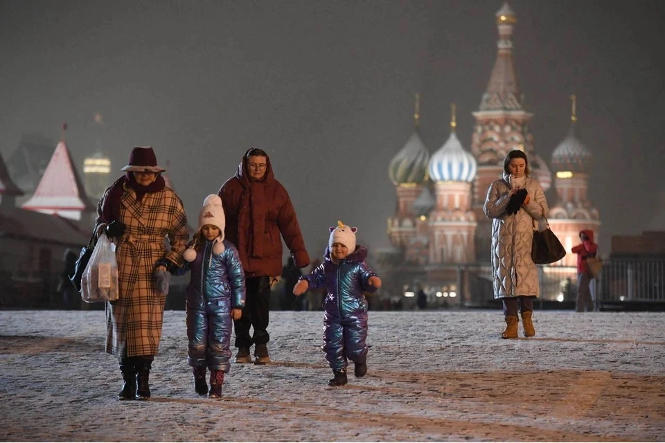 Профессор Онищенко призвал москвичей отказаться от массовых гуляний из-за бушующего гриппа гриппа