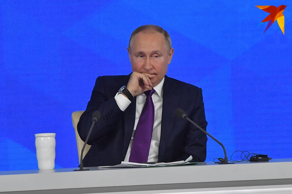 Владимир Путин в режиме видеоконференции провел заседание Совета при Президенте по стратегическому развитию и национальным проектам.