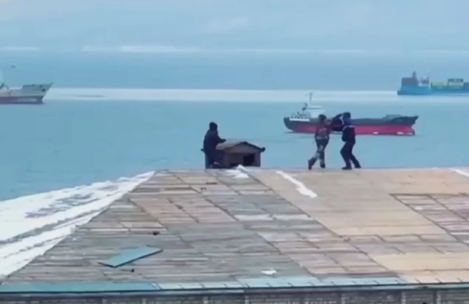 Драку запечатлели очевидцы.
