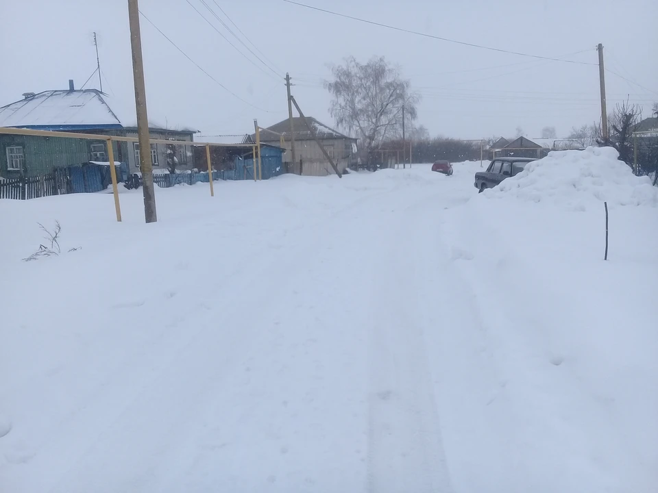 Не выходите на мороз без варежек, шапки и шарфа.