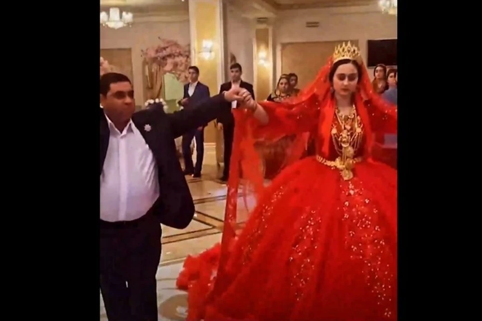 Невеста меняла наряды несколько раз. ФОТО: media_lux_rostov Instagram (признан экстремистской организации и запрещен на территории РФ)