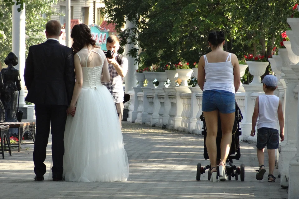 В Тюмени мигранты платят за вступление в фиктивный брак