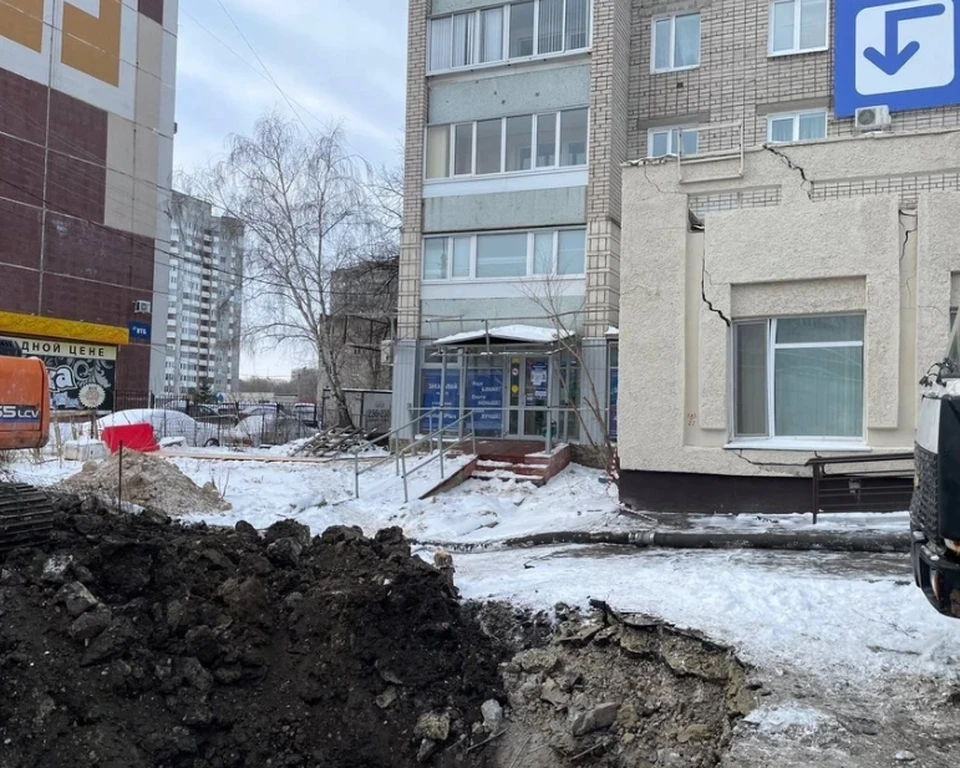 На Рябикова, 60 продолжаются восстановительные работы