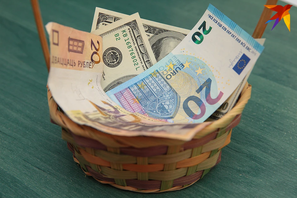Экономист сказал белорусам, в какой валюте надежнее хранить свои деньги.