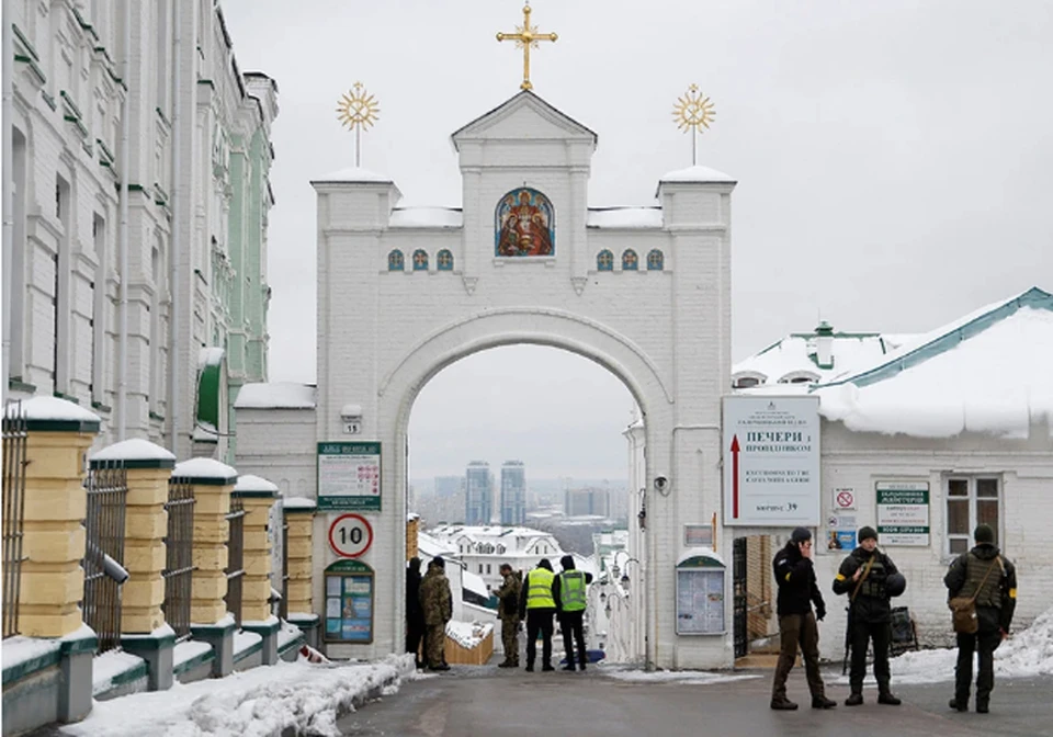 Ранее в лавре прошли обыски. Фото: Reuters