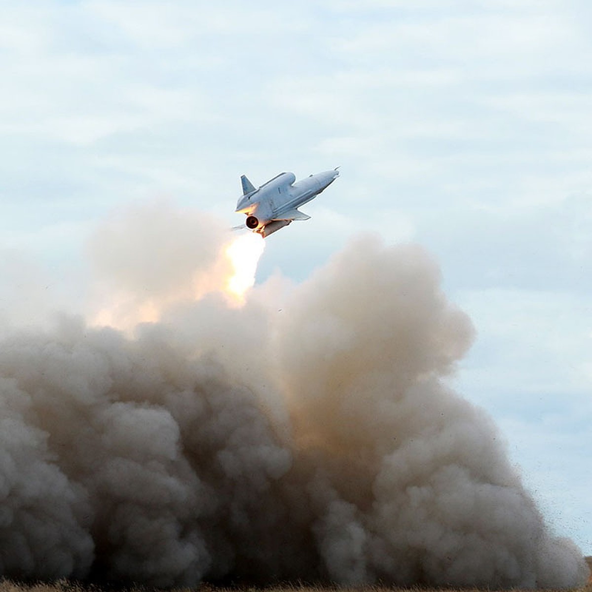 В Энгельсе сбит украинский беспилотник Стриж Ту-141 сегодня, 29 декабря  2022 - KP.RU