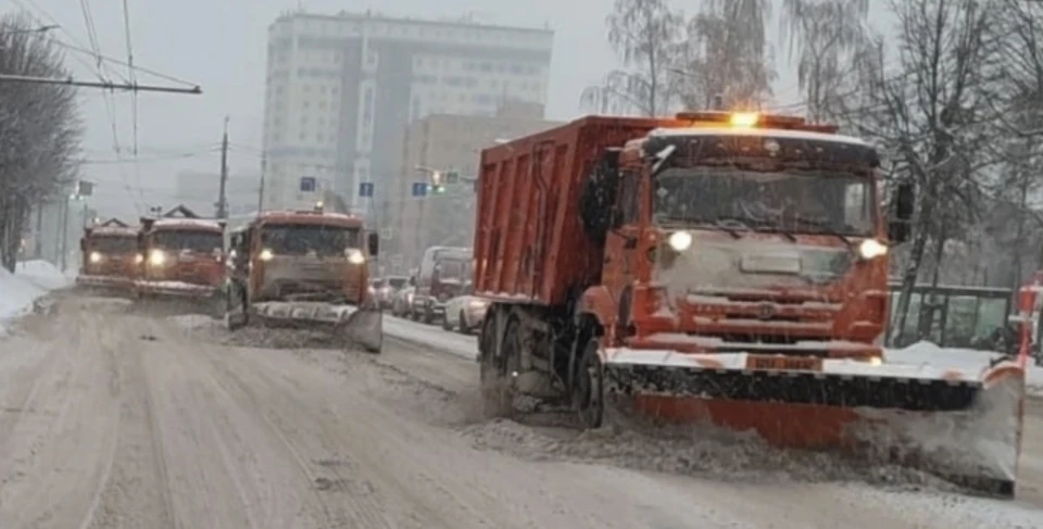 В новогодние праздники «Смоленскавтодор» планирует убрать 37 улиц города. Фото: СОГБУ «Смоленскавтодор».