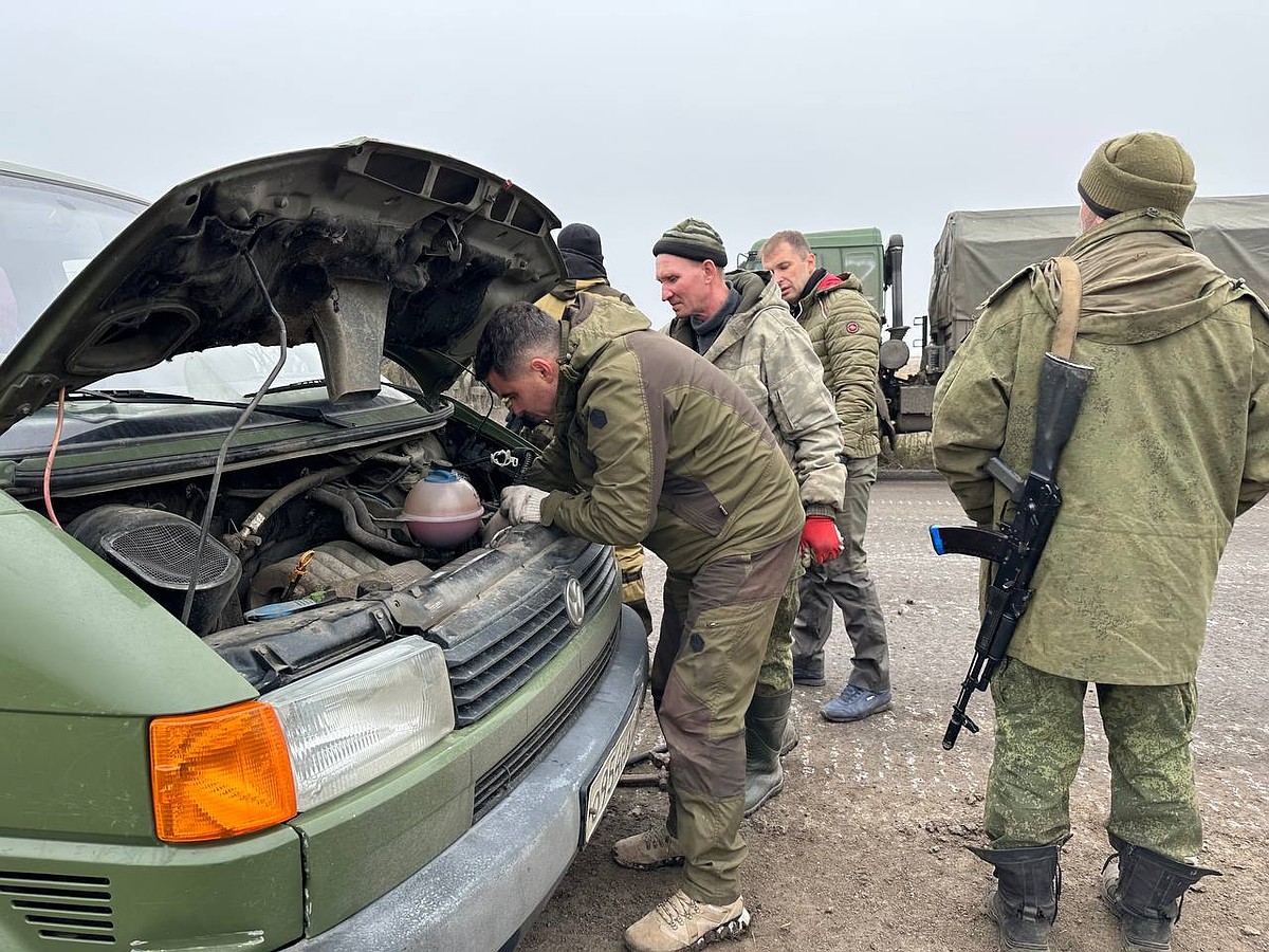 Дневник волонтера из Краснодара: Посылки от детей бойцы на передовой  принимают со слезами на глазах - KP.RU