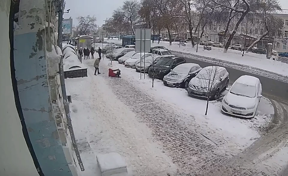 Девушки волгоградского колледжа сняли видеоролик в поддержку ульяновских курсантов
