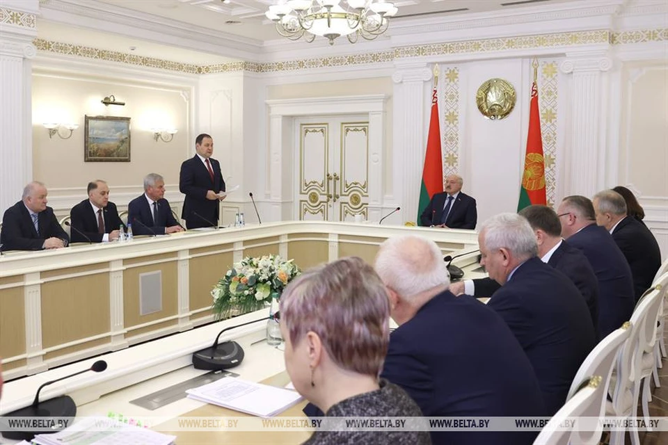 Александр Лукашенко 12 января 2023 года провел совещание по вопросам интеграционного взаимодействия Беларуси и России. Фото: телеграм-канал "Пул Первого"