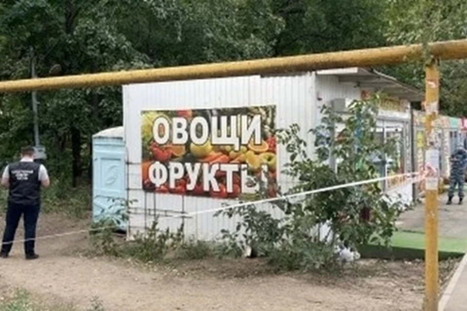 Происшествие случилось возле торговых павильонов. Фото: управление СКР по Ростовской области.