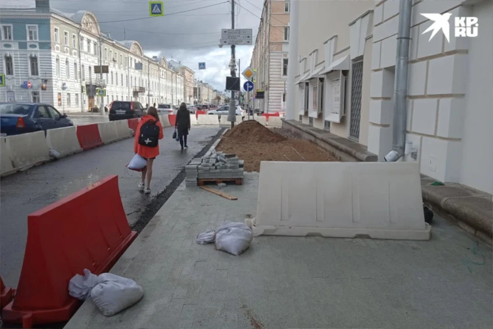 С началом очередного дорожно-строительного сезона ремонт тротуаров в городе продолжат. А «КП»-Тверь» традиционно будет проверять, как идут работы.