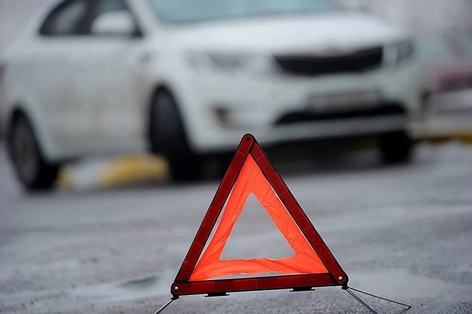 На улице Гризодубовой в Москве легковушка сбила человека на пешеходном переходе