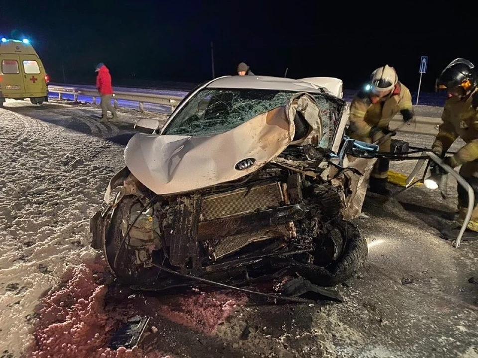 На трассе Тюмень - Омск в жутком ДТП погибли 60-летний водитель и его 32-летняя дочь